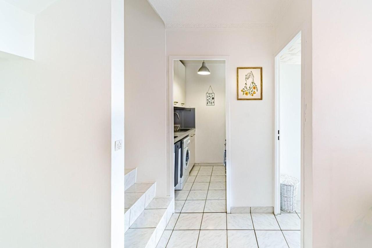 Atypical Apartment With Balcony & Interior Stairs Villeurbanne Luaran gambar